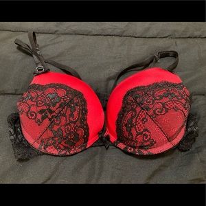 Black and red lace push-up bra 34B
